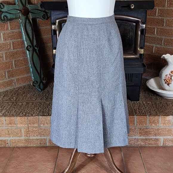 Sirotto Sport Dresses & Skirts - Vintage Sirotto Sport Gray Skirt Made in USA Size 8